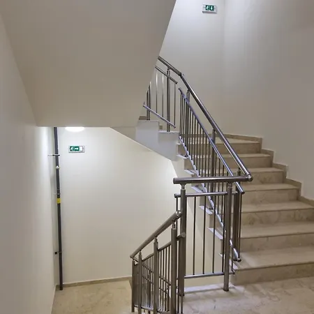 мери Apartment
